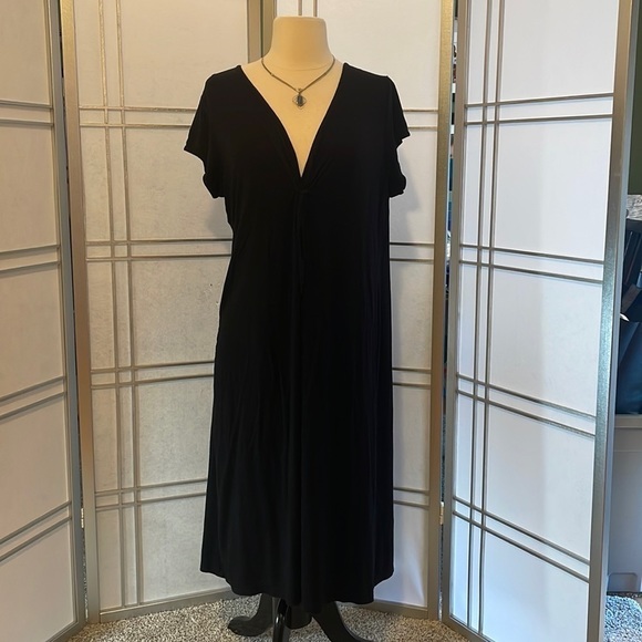 Garnet Hill Dresses & Skirts - "GARNET Hill" Simple Black Dress- Size 12